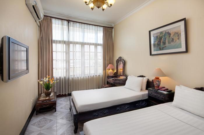 Lucky Central Hotel & Travel Hanoi Exterior photo
